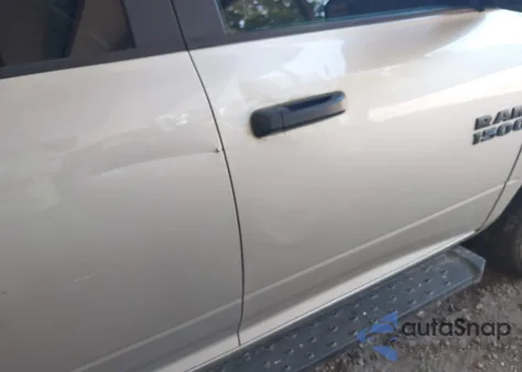 2017 Ram 1500 Big Horn 4X4 5'7 Box z USA, uszkodzony, nr VIN 1C6RR7LT2HS750387